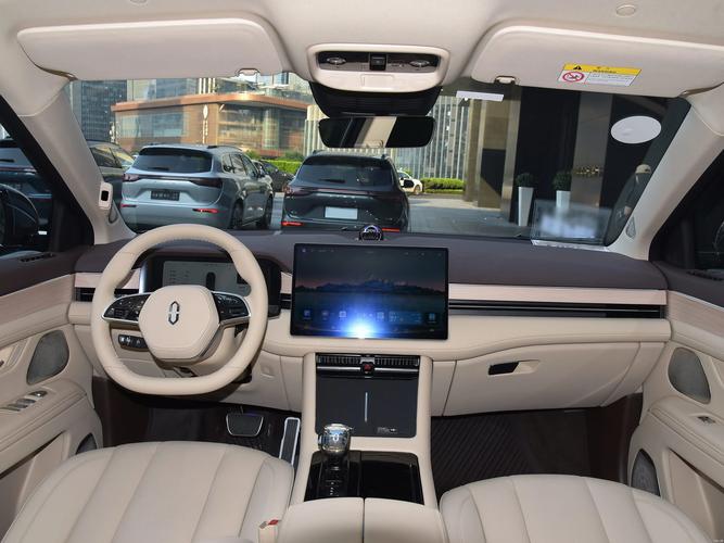 AITO问界M7豪华内饰与舒适驾乘,长安汽车以科技立身成为先进科技普及者